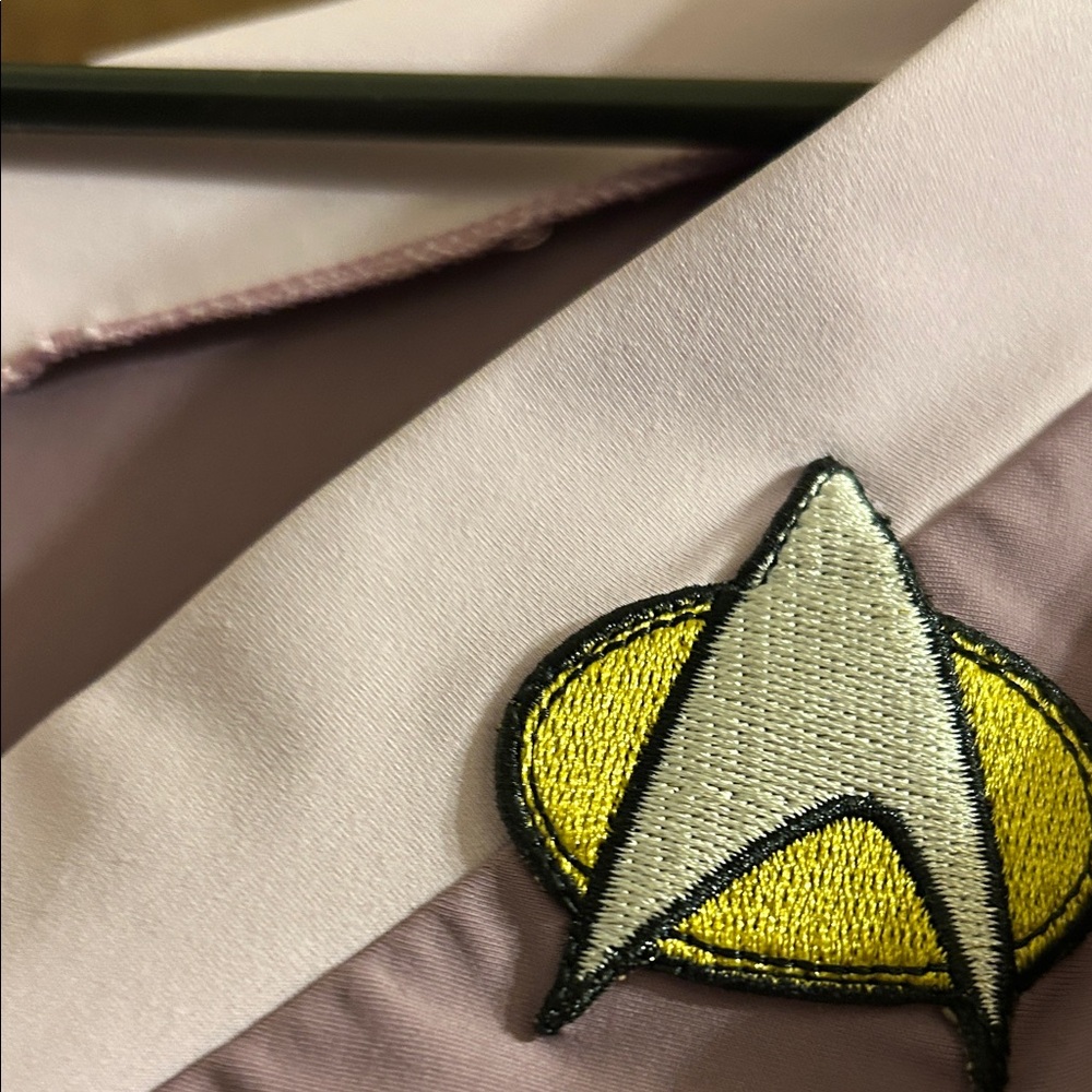 Women's Star Trek top EUC - Picture 4 of 4